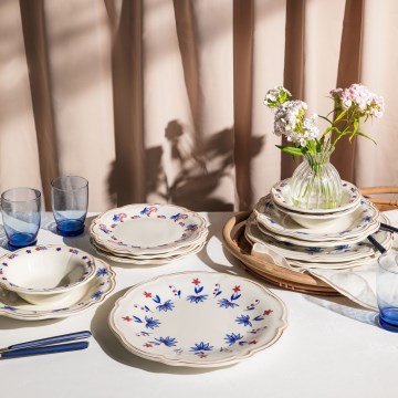 24-osaline portselanist söögikomplekt, valge/sinine/punane