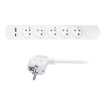3 m pikendusjuhe viie pistikupesaga, lülitiga ja USB-A ning USB-C laadimisega