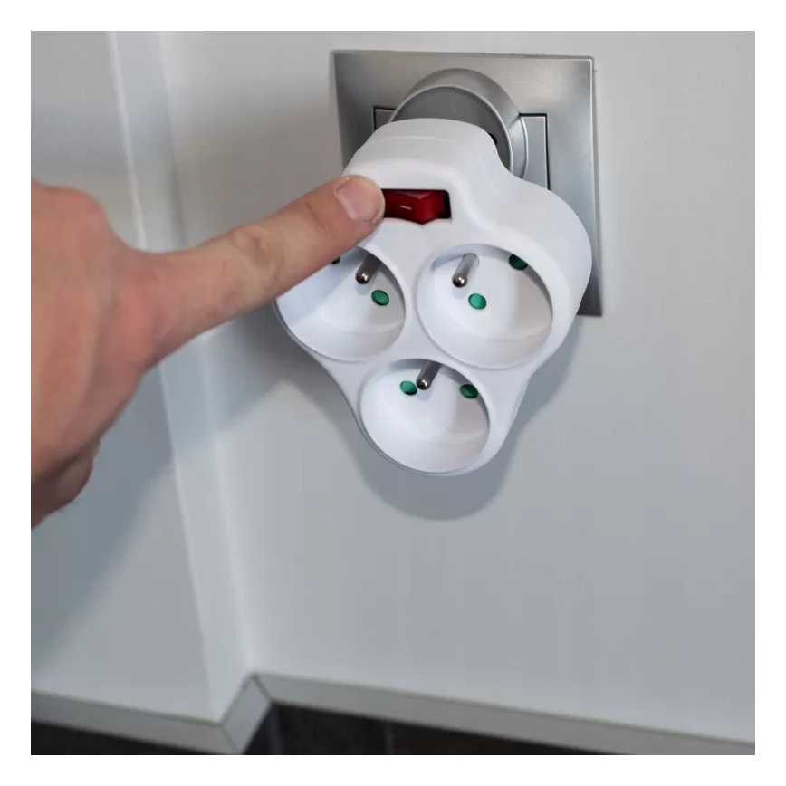 3-pesaline voolujaotur lülitiga