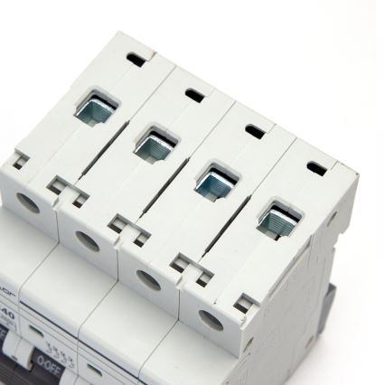 Aigostar - 4-pooleline kaitselüliti 4P-40A-C 400V