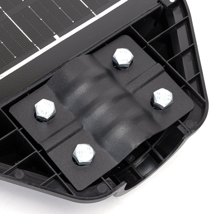Aigostar - LED Päikesepaneeliga tänavalamp koos anduriga LED/70W/3,2V 4000mAh IP65 6500K + kaugjuhtimispult