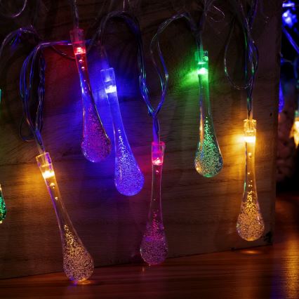 Aigostar - LED välistingimustele mõeldud valgusketi 25xLED, 8 režiimi, 3xAA, 2,5 m, IP44, mitmevärvilised tilgad
