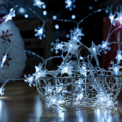 Aigostar - LED välistingimuste valguskett 25 LED/8 funktsiooni 3xAA 2,5 m IP44 külmvalge