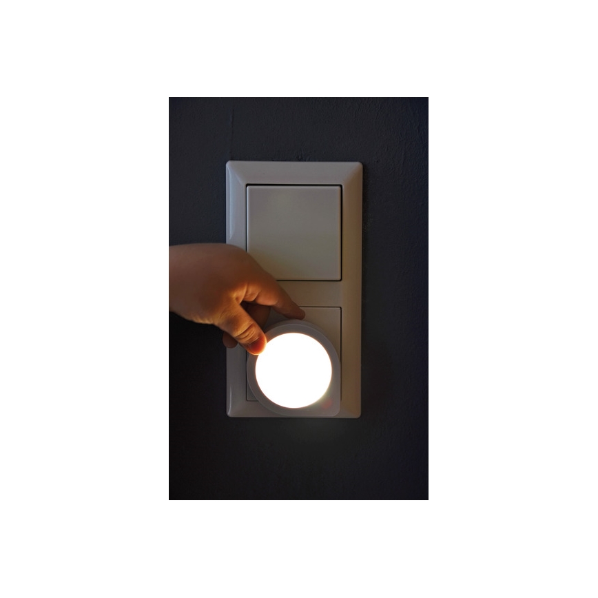 Brennenstuhl - LED Öövalgusti anduriga pistikupessa LED/0,2W/230V