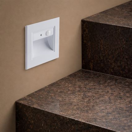 Brilagi - LED-trepi valgusti liikumisanduriga STEP LIGHT LED/1,5W/230V IP44 valge