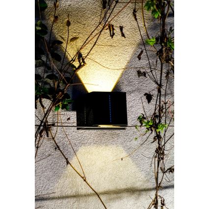 Brilagi - LED Päikesepaneeliga seinavalgusti koos anduriga SOLAR CUBE LED/2W/3,2V 1300 mAh IP54