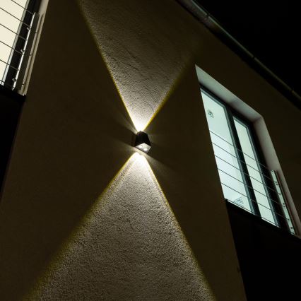 Brilagi - LED Päikesepaneeliga seinavalgusti PYRAMID LED/2W/3,2V 1300 mAh IP54