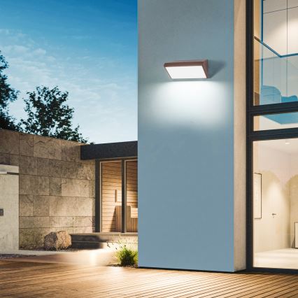 Brilagi - LED RGBW hämardatav välisseinale paigaldatav seinavalgusti TRIANGLE 1xE27/9W/230V 2700-6500K IP65 pruun