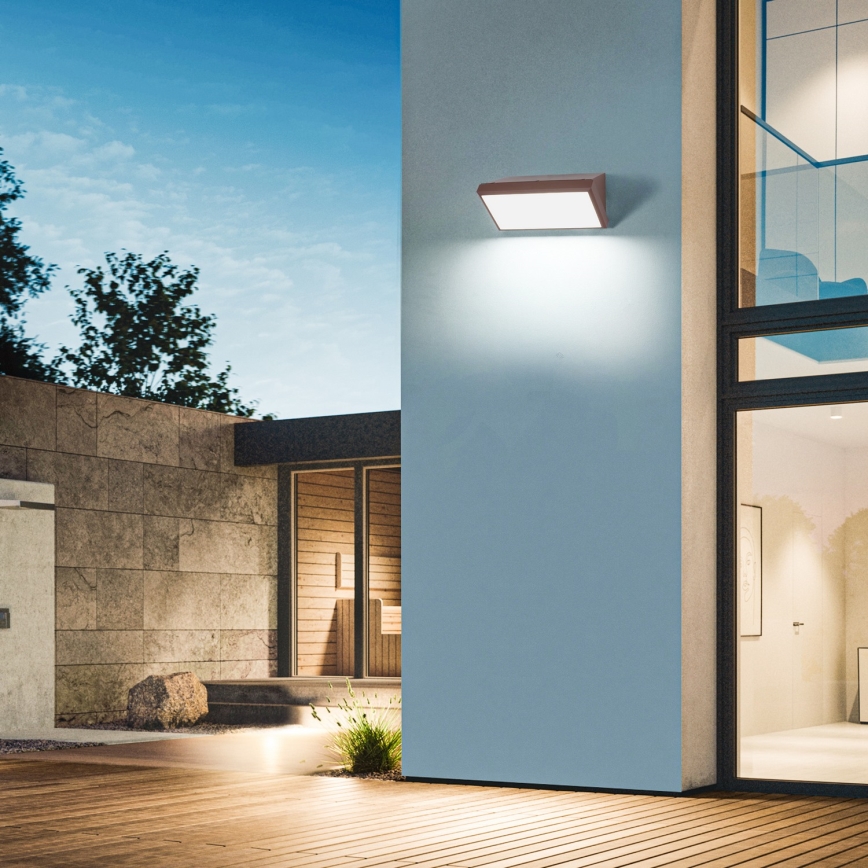 Brilagi - LED RGBW hämardatav välisseinale paigaldatav seinavalgusti TRIANGLE 1xE27/9W/230V 2700-6500K IP65 pruun