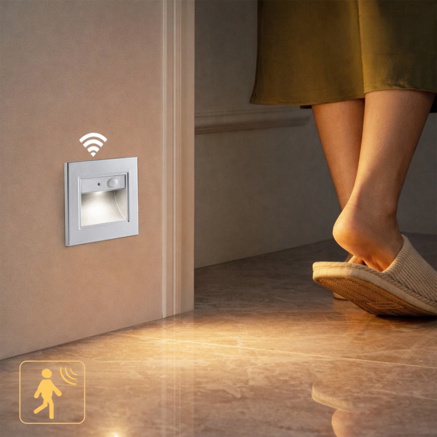 Brilagi - LED trepivalgusti anduriga STEP LIGHT LED/1,5W/230V IP44 hõbedane