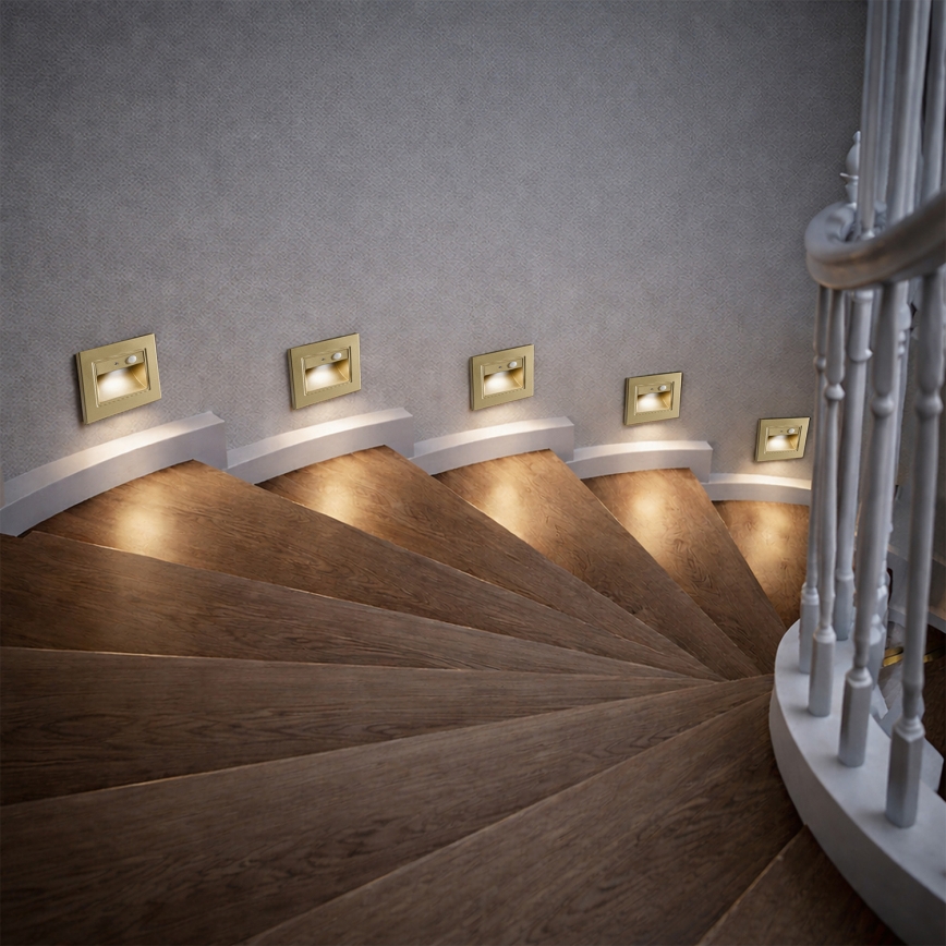 Brilagi - LED-trepi valgusti anduriga STEP LIGHT LED/1,5W/230V IP44 kuldne