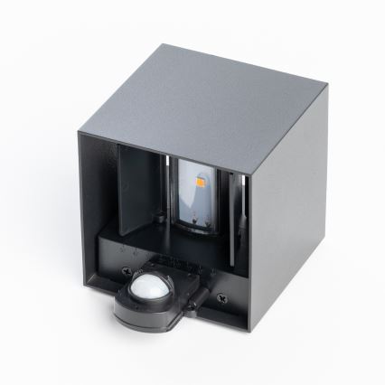 BRILAGI - LED välisseinavalgusti anduriga CUBE LED/6W/230V antratsiit IP65