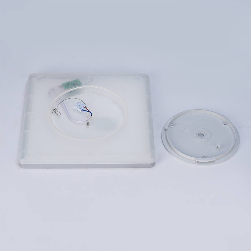 Brilagi - ULTRA SLIM LED vannitoa laevalgusti LED/18W/230V 30x30 cm hõbedane IP54