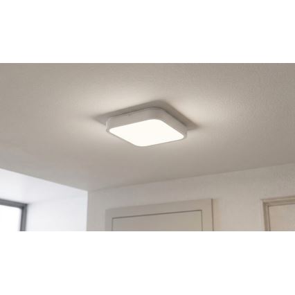 BRILAGI - LED-vannitoa laevalgusti anduriga ZENNA LED/18W/230V 28,5x28,5 cm IP44 valge + kaugjuhtimispult