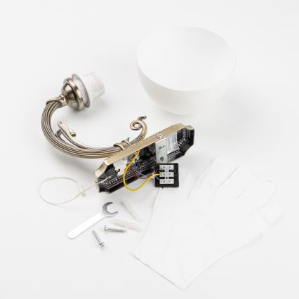 Brilagi - Seinavalgusti CLASSIC 1xE27/60W/230V messing
