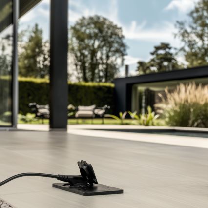 Brilagi - välitingimustesse mõeldud põrandasse paigaldatav kahepistikupesa IP55 must ristkülikukujuline