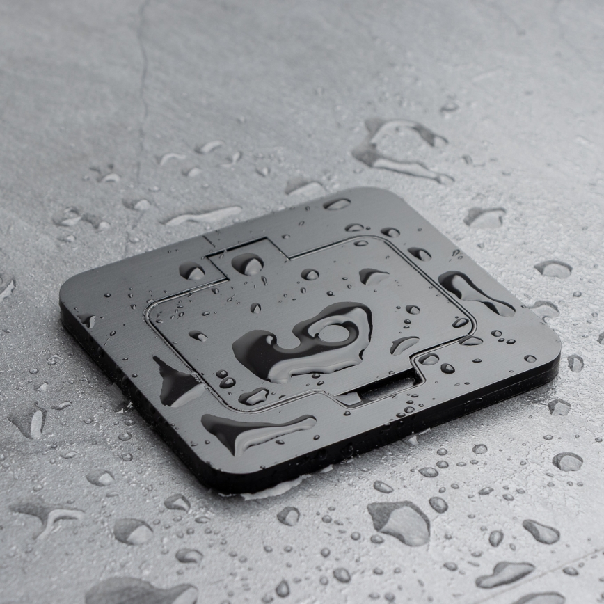 Brilagi - välitingimustesse mõeldud süvistatav põrandapistikupesa IP55, must, ristkülikukujuline