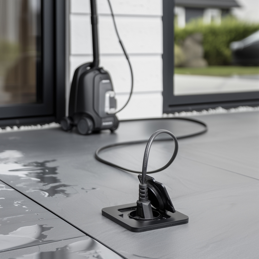 Brilagi - välitingimustesse mõeldud süvistatav põrandapistikupesa IP55, must, ristkülikukujuline