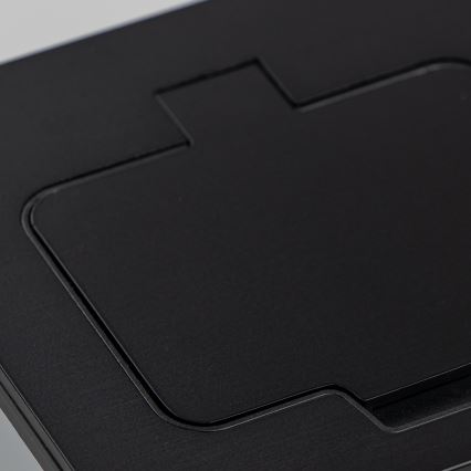 Brilagi - välitingimustesse mõeldud süvistatav põrandapistikupesa IP55, must, ristkülikukujuline