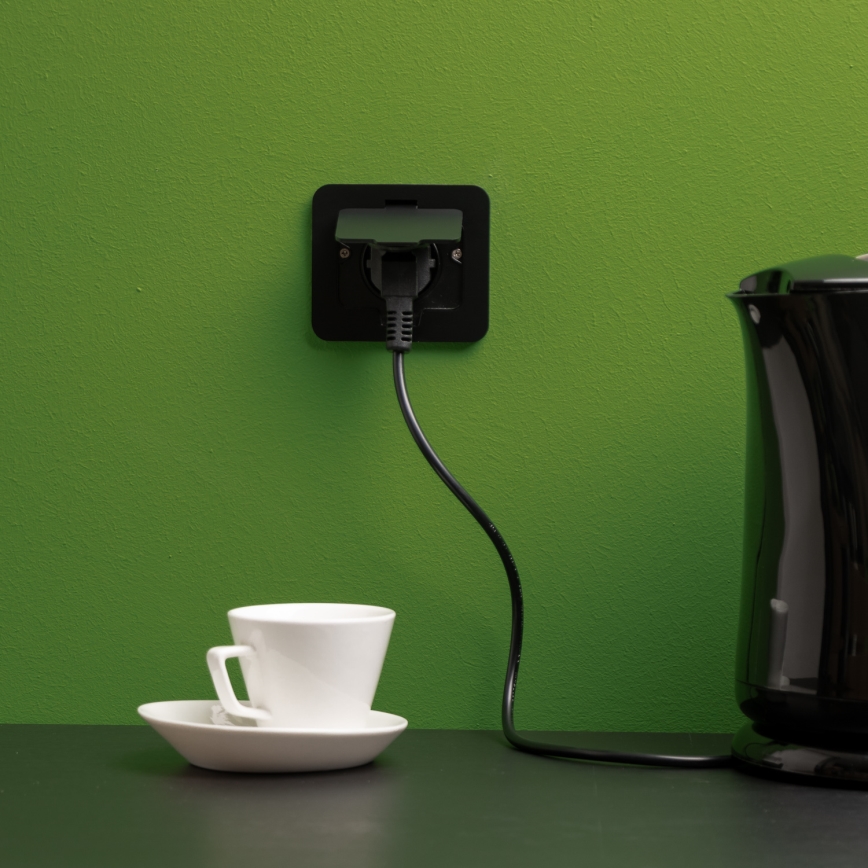 Brilagi - välitingimustesse mõeldud süvistatav põrandapistikupesa IP55, must, ristkülikukujuline