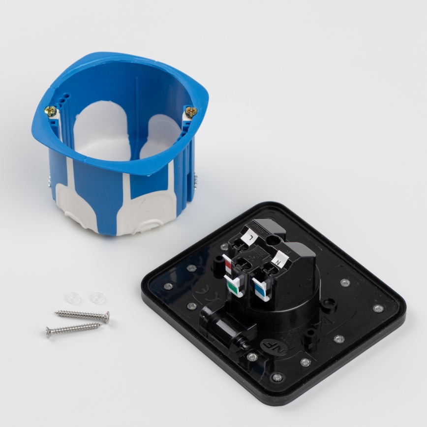 Brilagi - välitingimustesse mõeldud süvistatav põrandapistikupesa IP55, must, ristkülikukujuline