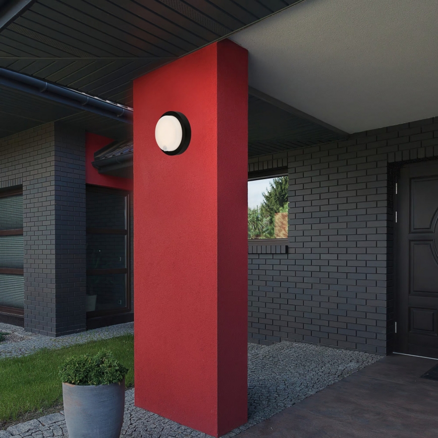 Brilo - laetav seinale kinnitatav LED-välisvalgusti anduriga LED/4W/5V 4400 mAh IP44 must