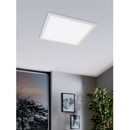Eglo 98781 - LED RGBW Hämardatav pinnale kinnitatav valguspaneel SALOBRENA-CW LED/24W/230V 2700-6500K + kaugjuhtimispult