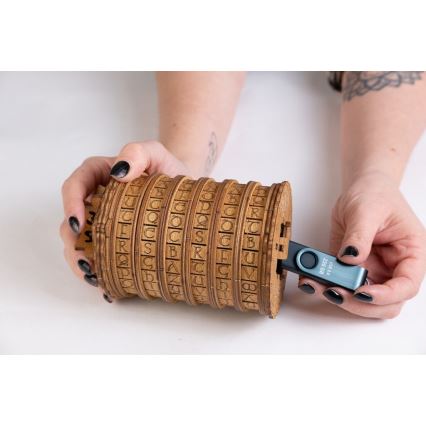EscapeWelt - Puidust pusle Cryptex