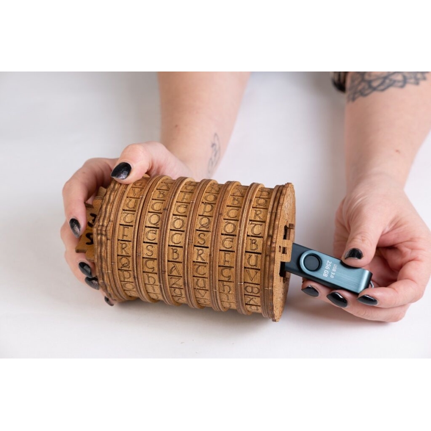 EscapeWelt - Puidust pusle Cryptex