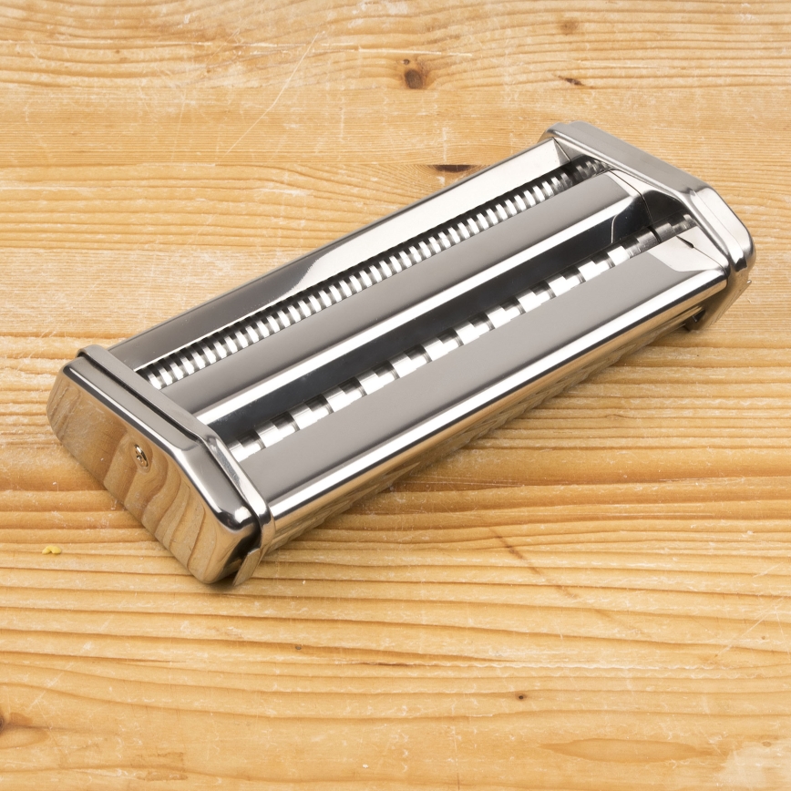 G3Ferrari G20121 - roostevabast terasest pastamasin 90W/230V