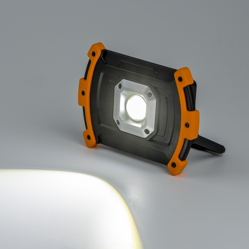 Hämardatav laetav LED-reflektor LED/10W/5V USB 6500K IP44