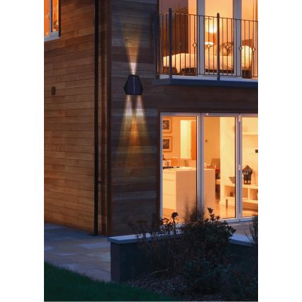 LED päikeseenergia seinavalgusti anduriga LED/2W/5V IP54 1300 mAh