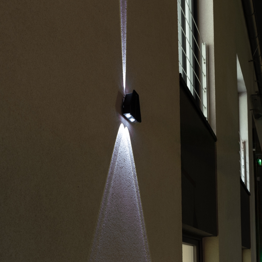 LED Päikesepaneeliga seinavalgusti koos anduriga LED/2W/5V IP54