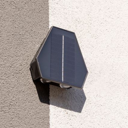 LED Päikesepaneeliga seinavalgusti koos anduriga LED/2W/5V IP54