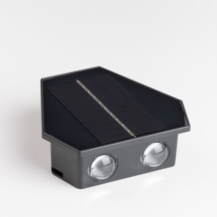 LED Päikesepaneeliga seinavalgusti koos anduriga LED/2W/5V IP54