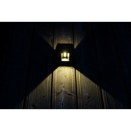 LED päikeseenergia seinavalgusti anduriga LED/2W/5V IP54 1300 mAh