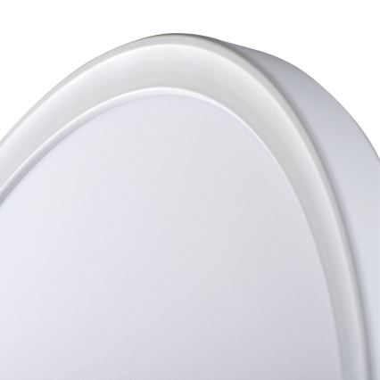 LED Laevalgusti vannituppa AZPO LED/11,8W/230V d. 22,5 cm IP54 valge