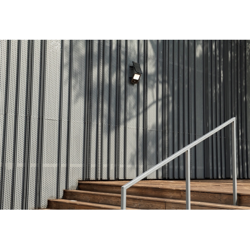 LED Hämardatav prožektor koos päikesepaneeliga ja hämardusandur LED/10W/10000 mAh 3,2V IP65 + kaugjuhtimispult
