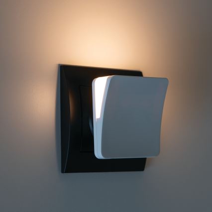 LED pistikupõhine öölamp hämarusanduriga HOFI LED/0,28W/230V valge