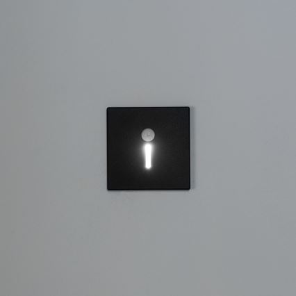 LED trepivalgusti liikumis- ja hämarusanduriga MAGNIK LED/1,7W/230V 2700/3300/3900/4600/5700K must ruudukujuline