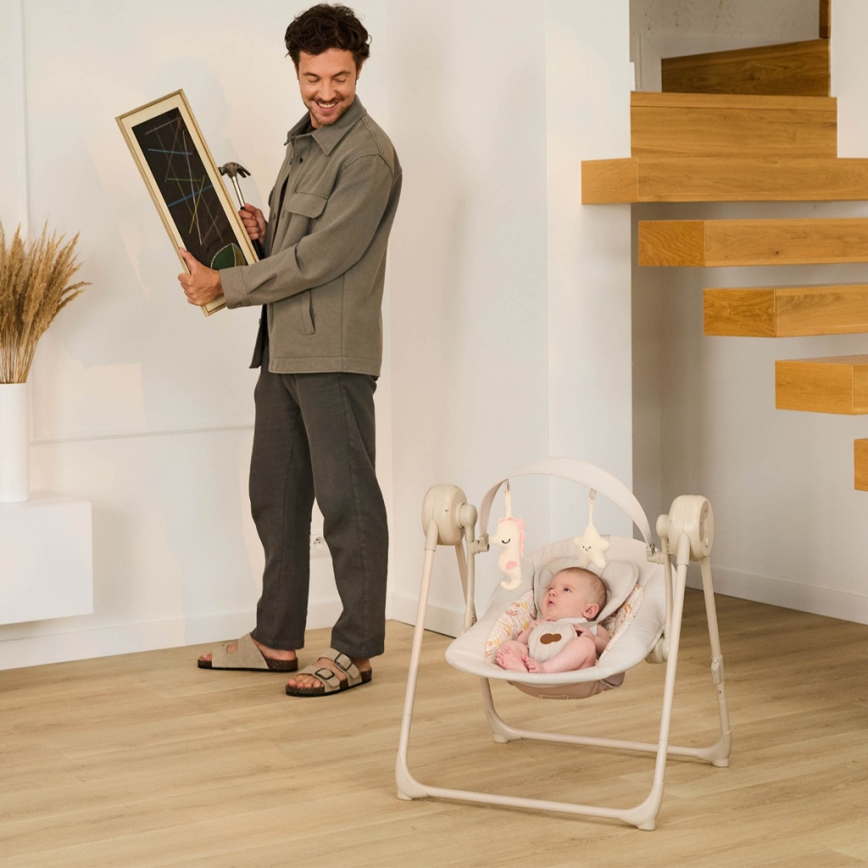 KINDERKRAFT - beebikiik SWINGEE meloodiaga, beež, 4xAAA/230V