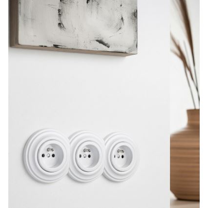 Kliklap - Kolmekordne retro kodune pistikupesa raamiga, 230 V, lumevalge