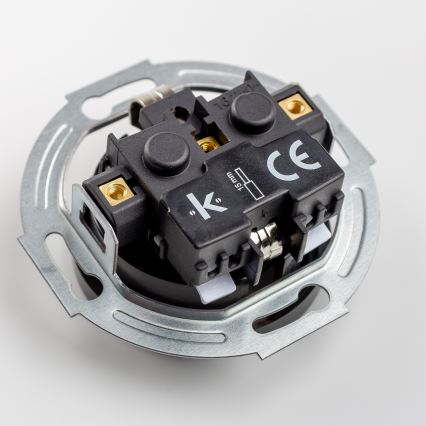 Kliklap - Kolmekordne retro seinapistikupesa raamiga SCHUKO 230V must