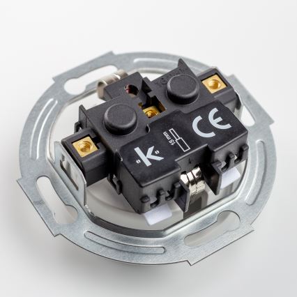 Kliklap - retrostiilis kolmikpistikupesa koduseks kasutamiseks, raamiga SCHUKO 230V, valge keraamiline