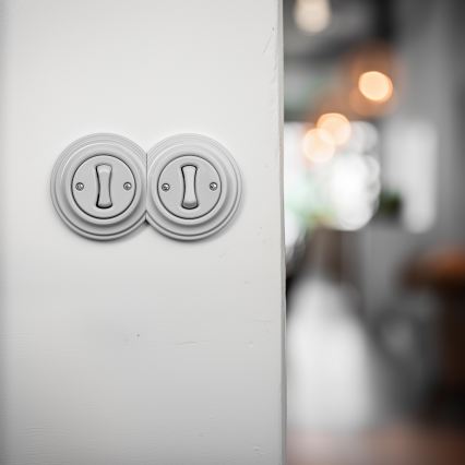 Kliklap - Topelt retro ühepoolne lüliti raamiga nr 1, keraamiline valge