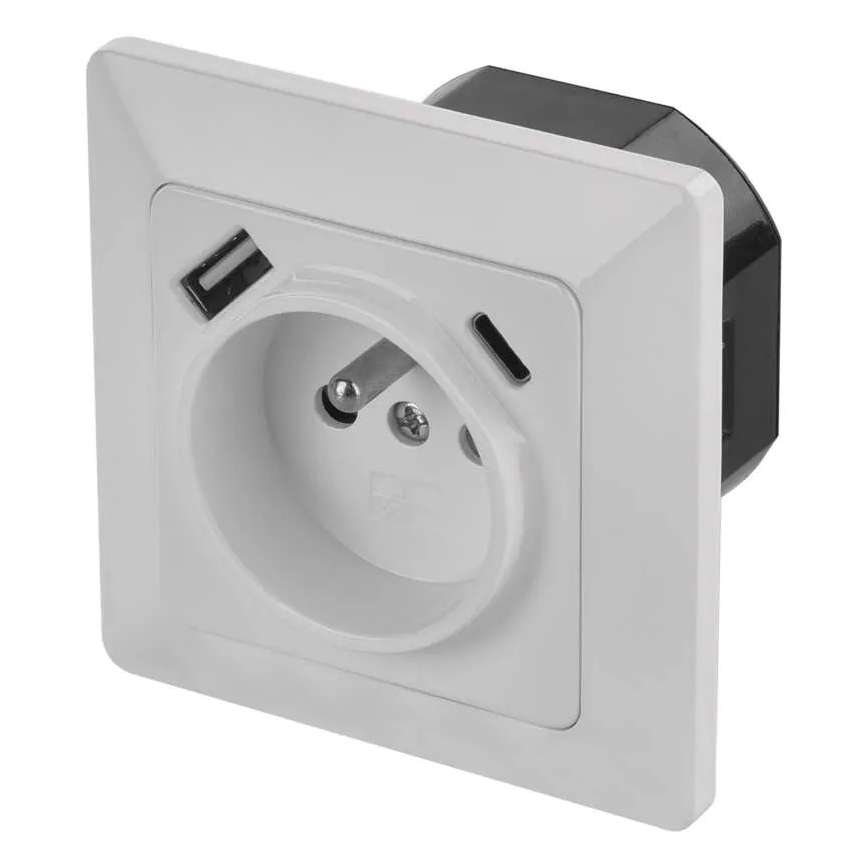 Kodune pistikupesa USB-A ja USB-C pordidega