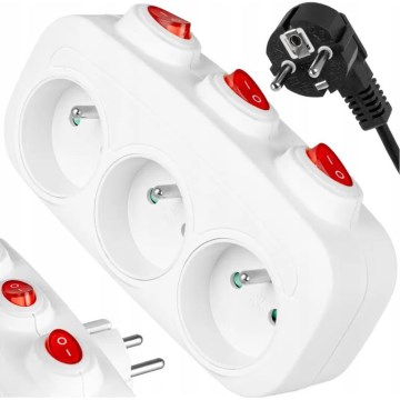 Kolme pistikuga pistikulaud lülititega