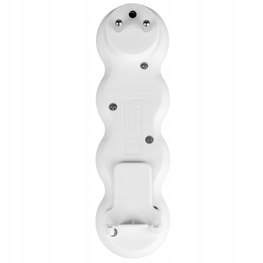 Kolme pistikupesaga voolujaotur lülitiga