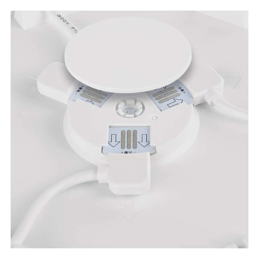 KOMPLEKT 10x RGBIC Hämardatav valguspaneel LED/1,9W/230V Wi-Fi Tuya