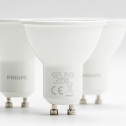 KOMPLEKT 3x LED Pirn Philips GU10/4,7W/230V 2700K